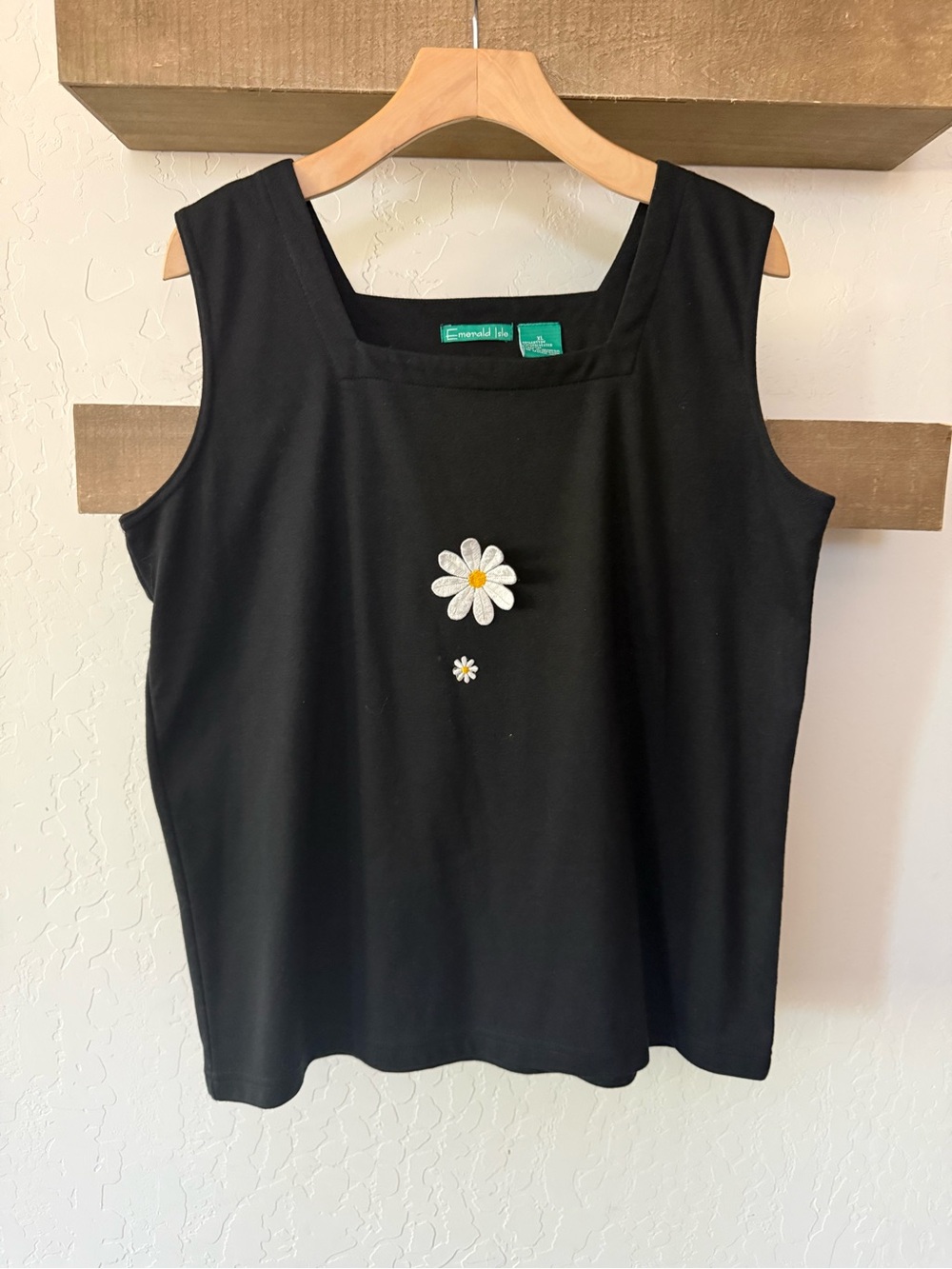 Emerald isle|Women’s Black square neck tank top with Daisy Embroidered appliqué•